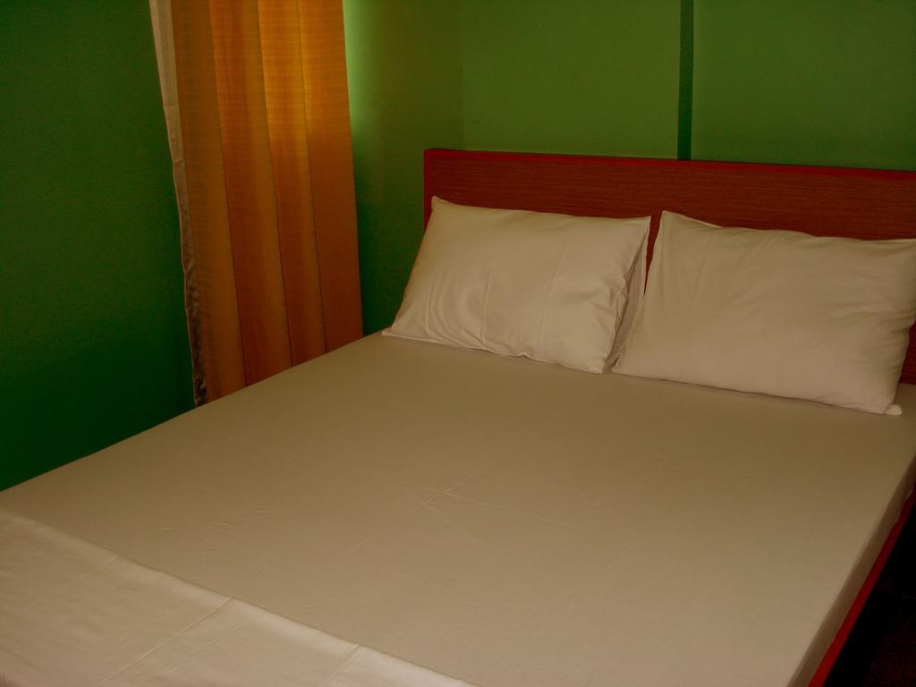 Gran Prix Hotel Pasay Manila Room photo